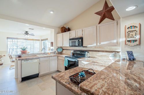 1001 Granite St, Gilbert, AZ 85234-8711