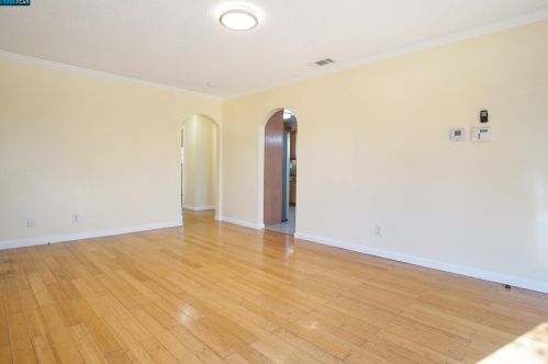 825 4th Ave, San Bruno CA  94066-3214 exterior