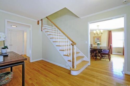51 Drake Rd, Scarsdale, NY 10583-6451