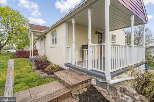 1733 Swamp Pike, Gilbertsville PA  19525-9704 exterior