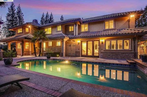 216 Red Pine Ct, Danville, CA 94506-4505