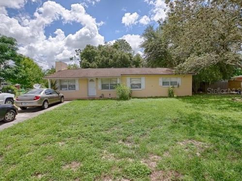705 Maple Ave, Fruitland Park FL  34731-2102 exterior