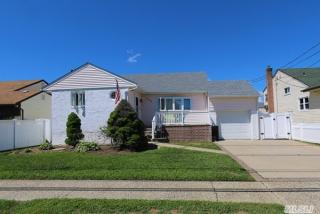 536 Miller Ave, Freeport, NY 11520-6311