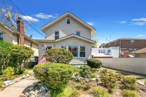 8437 170th St, Jamaica, NY 11432-2047