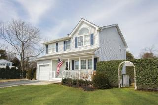 19 Magee Dr, South Hampton, NY 11968-4315