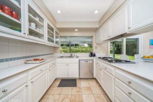 4262 Lemp Ave, North Hollywood CA  91604-2811 exterior