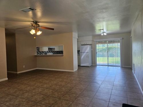 207 Shadow Oaks Dr, Conroe TX  77303-1740 exterior