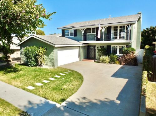 3260 Val Verde Ave, Long Beach, CA 90808-4454