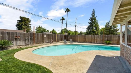 3739 Sierra St, Riverbank CA  95367-2447 exterior