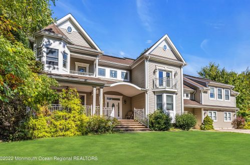 40 Steven Ln, Lakewood, NJ 08701-1545