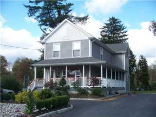 45 Railroad Ave, Helmetta, NJ 08828-1025