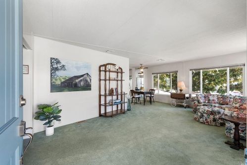 40 Westgate Cir, Santa Rosa, CA 95401-9014