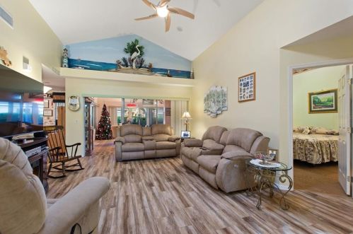 117 Rdg Vw Dr, Davenport FL 33837-5563 exterior