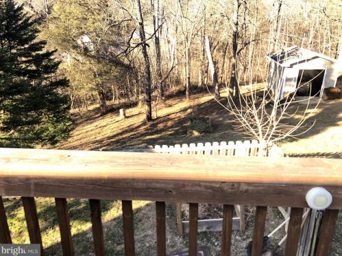 449 Fairchild Dr, Strasburg, VA 22657-2549