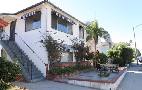 70 Roycroft Ave, Long Beach CA  90803-3122 exterior