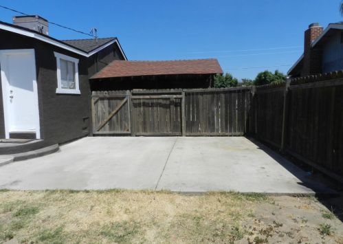 1340 Joseph St, Livingston CA  95334-1626 exterior
