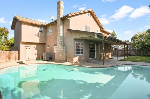 1840 Paddock Ln, Turlock CA  95382-2958 exterior