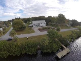1017 River Dr, Ruskin, FL 33570-4113