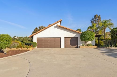 39386 Chaparral Dr, Temecula CA  92592-8822 exterior