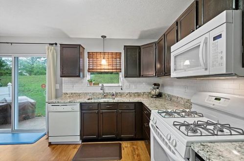 1232 Gneiss Dr, Mc Donald PA  15057-3561 exterior