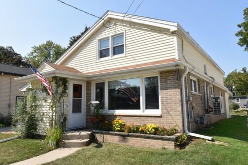 208 Jefferson St, Waterford, WI 53185-4012