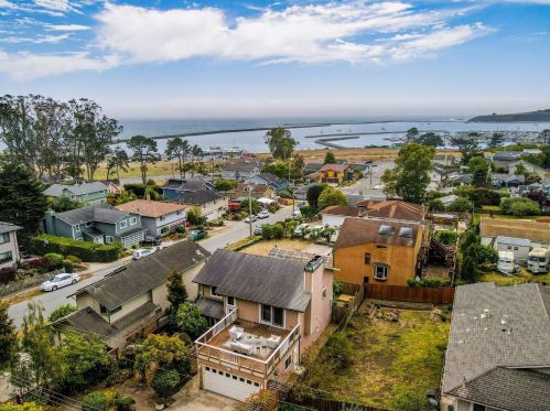 323 Avenue Balboa, Princeton By The Sea, CA 94019-4637