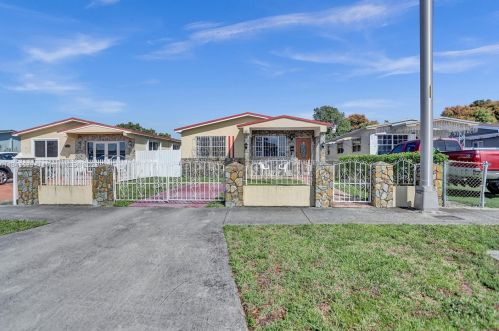 365 30th St, Hialeah, FL 33012-5311