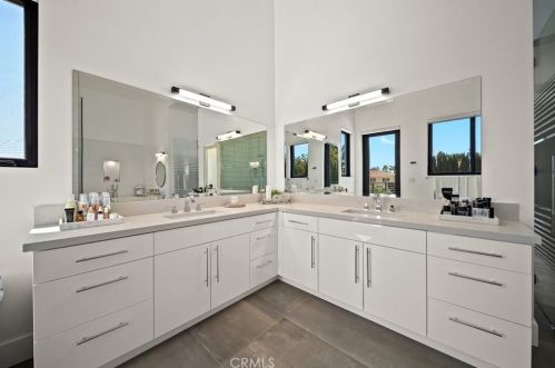 18852 Canyon Crest Dr, Orange CA 92861-2806 exterior