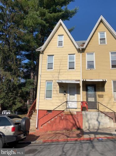 117 Walnut St, Harrisburg PA  17113-2390 exterior