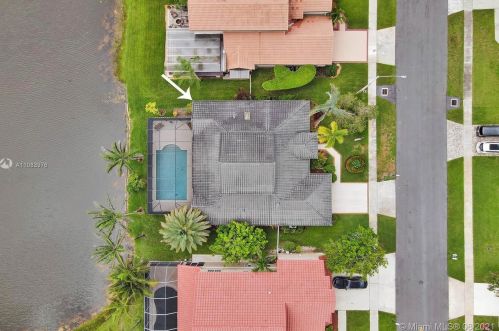 920 203rd Ave, Hollywood FL  33029-3439 exterior