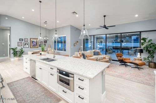 3302 51st St, Phoenix AZ  85018-6612 exterior