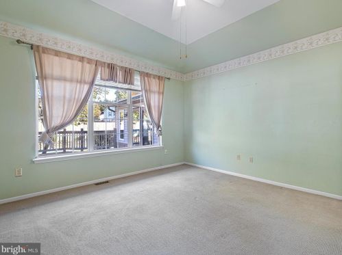 22 Nicole Ct, New Castle DE  19720-3760 exterior