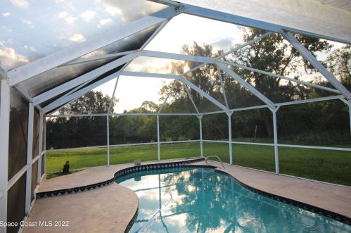 525 Burnett Rd, Cocoa, FL 32926-4228