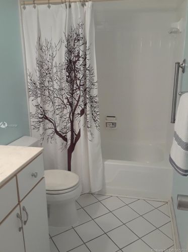 202 10th St, Dania Beach FL  33004-4413 exterior