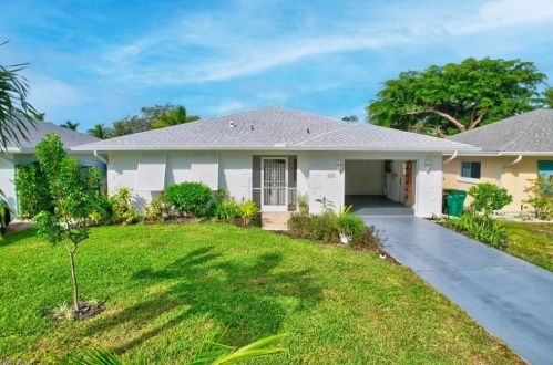 12 Rivard Rd, Naples, FL 34112-0226