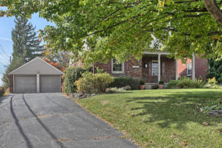 1008 Main St, Ephrata PA  17522-1331 exterior