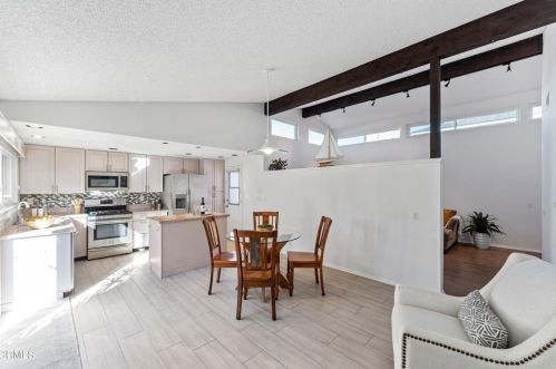 1805 Adelaide Ct, Oxnard CA 93035-3102 exterior