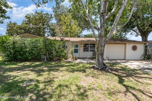 1216 Pollyanna Dr, Titusville, FL 32796-1949