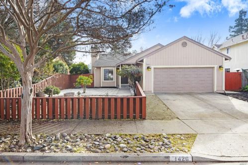 1426 Rusch Ct, Santa Rosa, CA 95401-6100