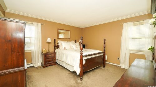 2661 Peconic Ave, Seaford NY  11783-3451 exterior