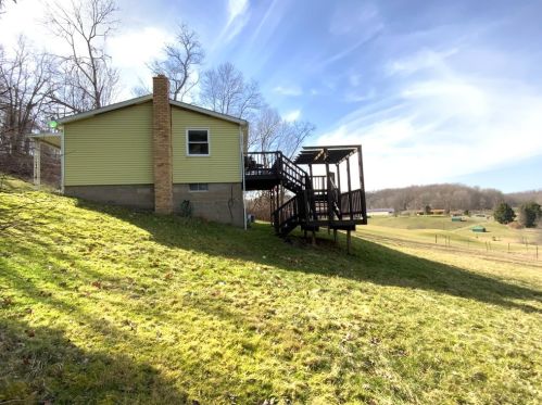 229 Upper Service Rd, Hookstown, PA 15050-1449