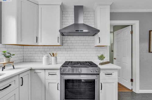 358 Monterey Rd, Pacifica CA  94044-1463 exterior