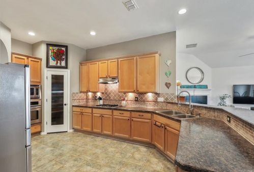 1424 Suzanne Dr, Allen TX  75002-5881 exterior