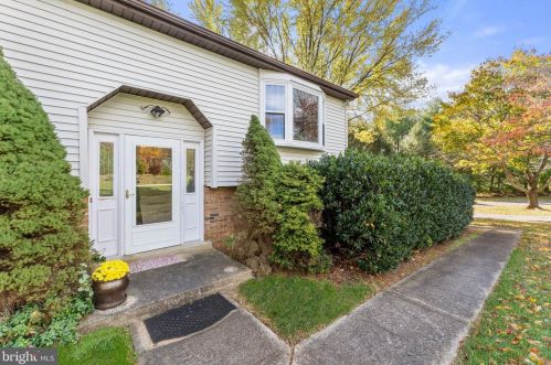 16309 Poplar Hill Rd, Haymarket VA  20169-2101 exterior