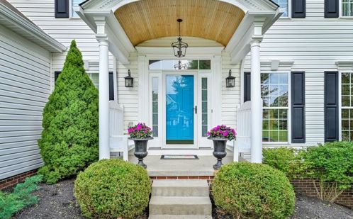 1708 Holmes Dr, Sewickley, PA 15143-8582