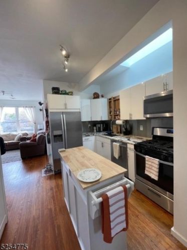 22 Willowdale Ave, Montclair NJ  07042-4605 exterior