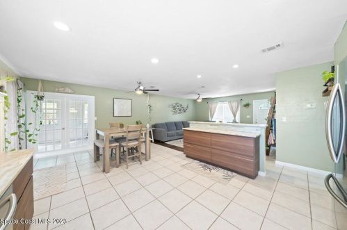 955 Schumann Dr, Sebastian FL  32958-5331 exterior