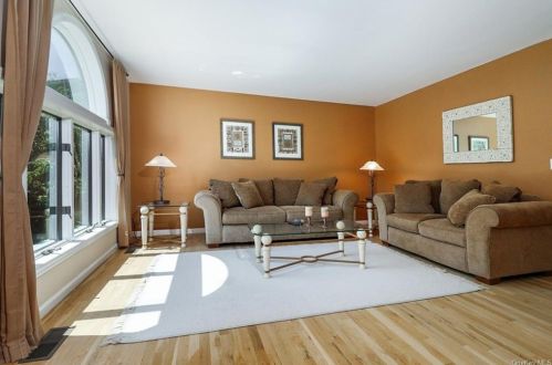 234 Sara Ct, Yorktown Hgts, NY 10598-3839