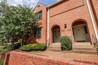 201 Westchase Dr, Nashville, TN 37205-4719