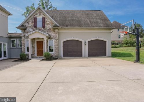 4205 Prosperous Dr, Harrisburg PA  17112-6038 exterior